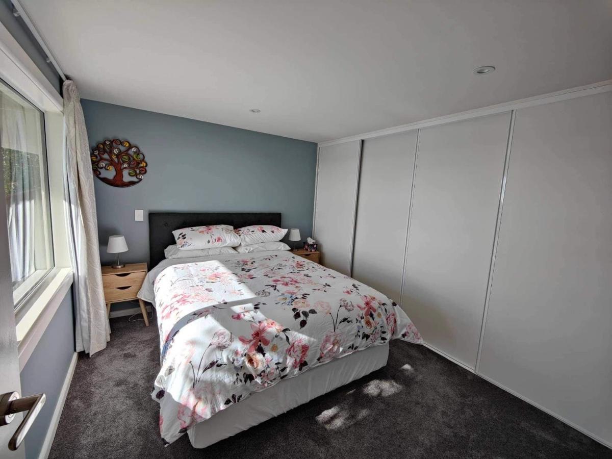 Fully Renovated Hillside Apartment Close To City Christchurch Eksteriør bilde