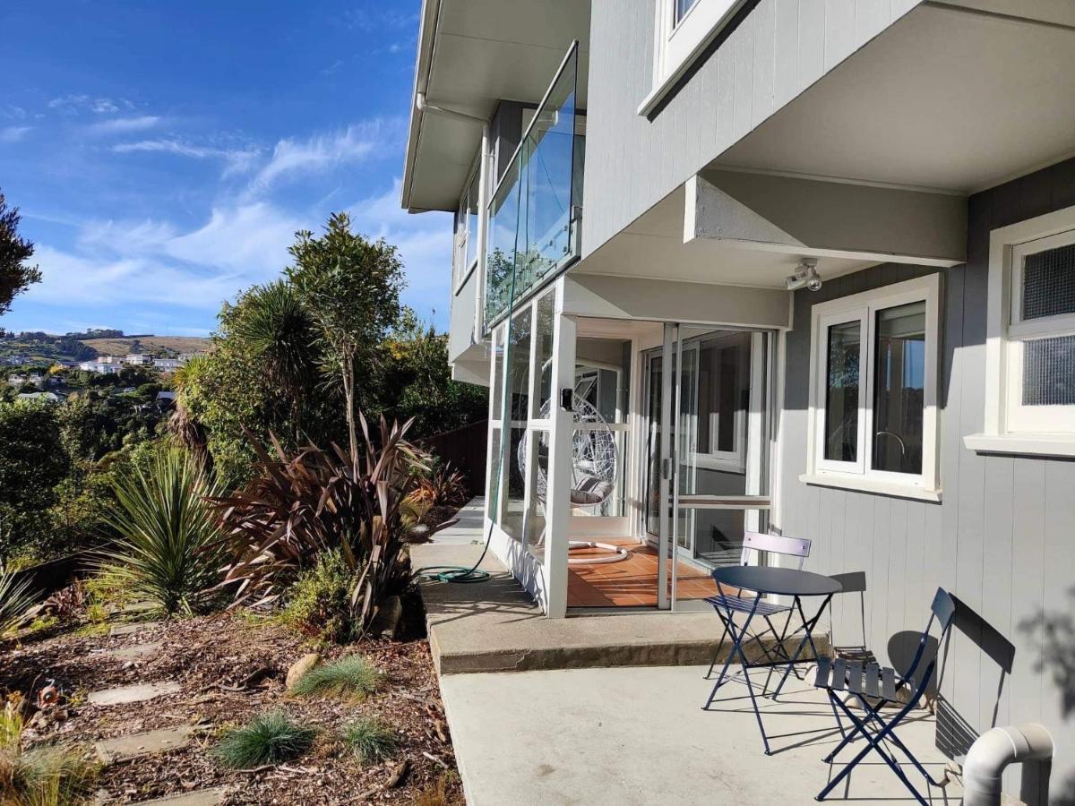 Fully Renovated Hillside Apartment Close To City Christchurch Eksteriør bilde